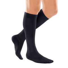 medi travel men knee high compression travel socks black