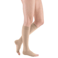 mediven Plus Below Knee Compression Stocking Beige After varicose vein surgery,Chronic venous disorders: C0 to C5 according to CEAP,Compression,Conditions after thrombosis,Deep venous thrombosis,issues,Post-thrombotic syndrome,Primary or secondary varicos