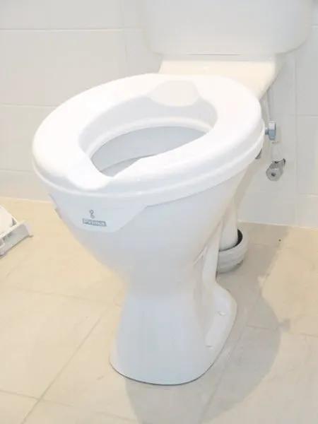 Derby Deluxe raised toilet seat Ashby Raised toilet seat,Chevron Toilet surround,CUBRO,cubro bed cradle,cubro roma,Deluxe raised toilet seat,issues,raised toilet,toilet,Toilet Seat