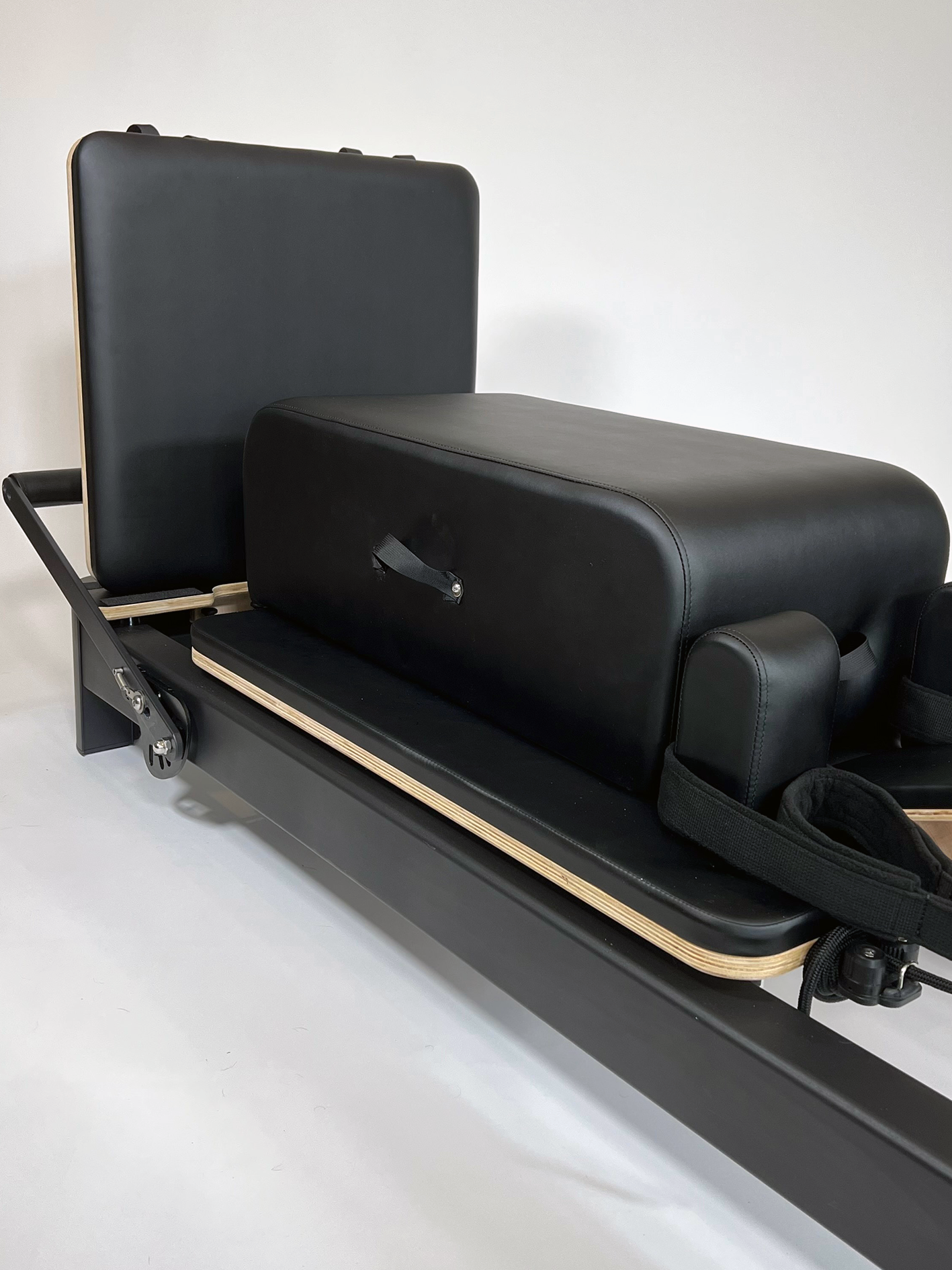 Essence Reformer - Black Edition - image 8