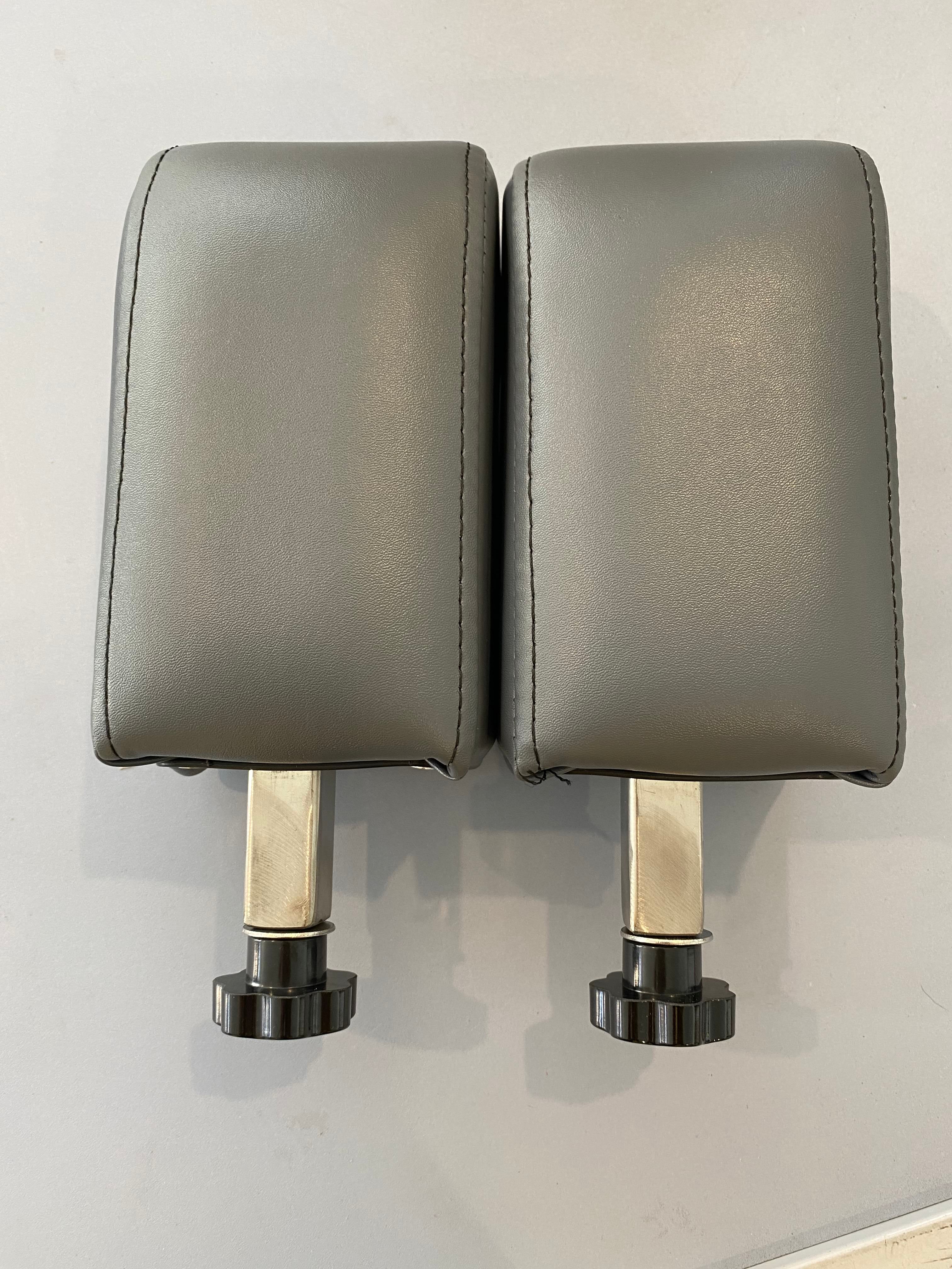 Essence Reformer Shoulder Pads Black Pair
