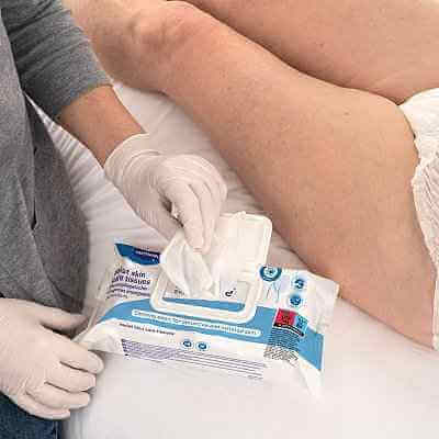 MoliCare Skin Moist Tissues 20x30cm Acid mantle,Convenient use,Creatine,Dermatologically tested,Detergent-free,Gentle cleansing,incontinence sufferers,issues,maintain skins acid mantle,Mild formula,moist skincare tissues,Moisturise and sooth nasal tissues