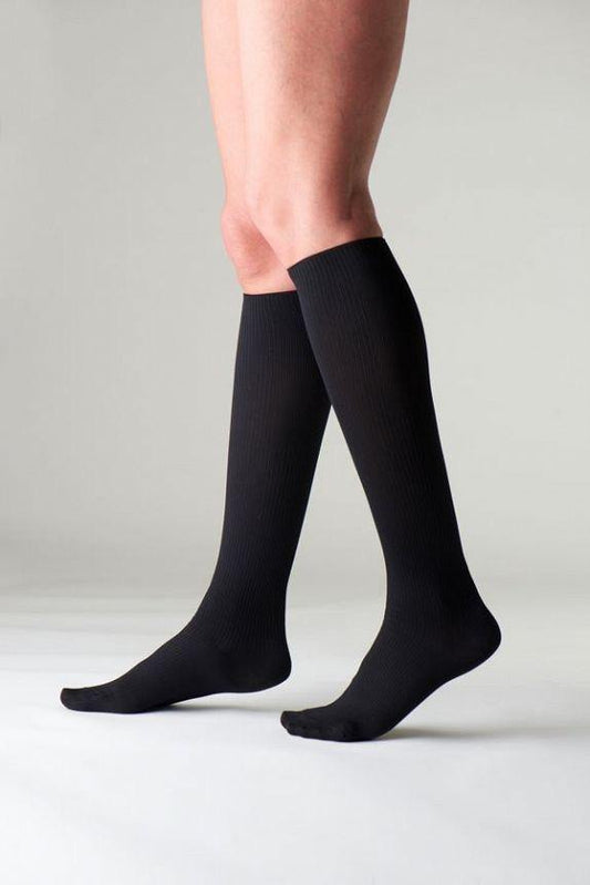Sigvaris Traveno stocking black reduces leg swelling